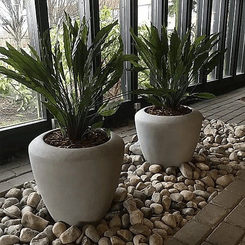 Kunstige planter i krukker,